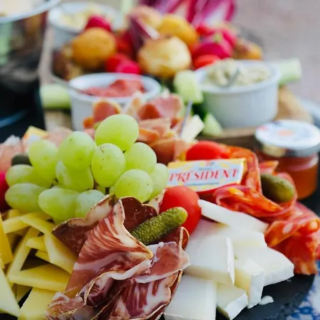 La Bastide Du Rocher Boutique & 4*