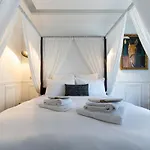 ベッド・アンド・ブレックファスト La Bastide Du Rocher Boutique & 4*