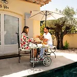 Oda ve Kahvaltı La Bastide Du Rocher Boutique & 4*