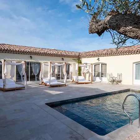 Bed & Breakfast La Bastide Du Rocher Boutique & *