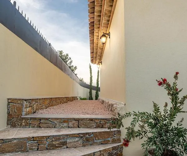 La Bastide Du Rocher Boutique & Отель типа 